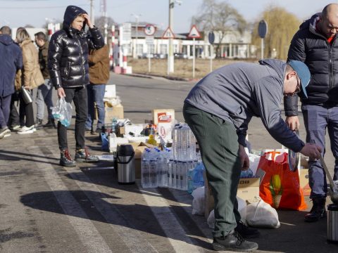 17 ukrán állampolgárságú férfi jött a Tiszán átkelve az országba, védelmet kértek a román államtól