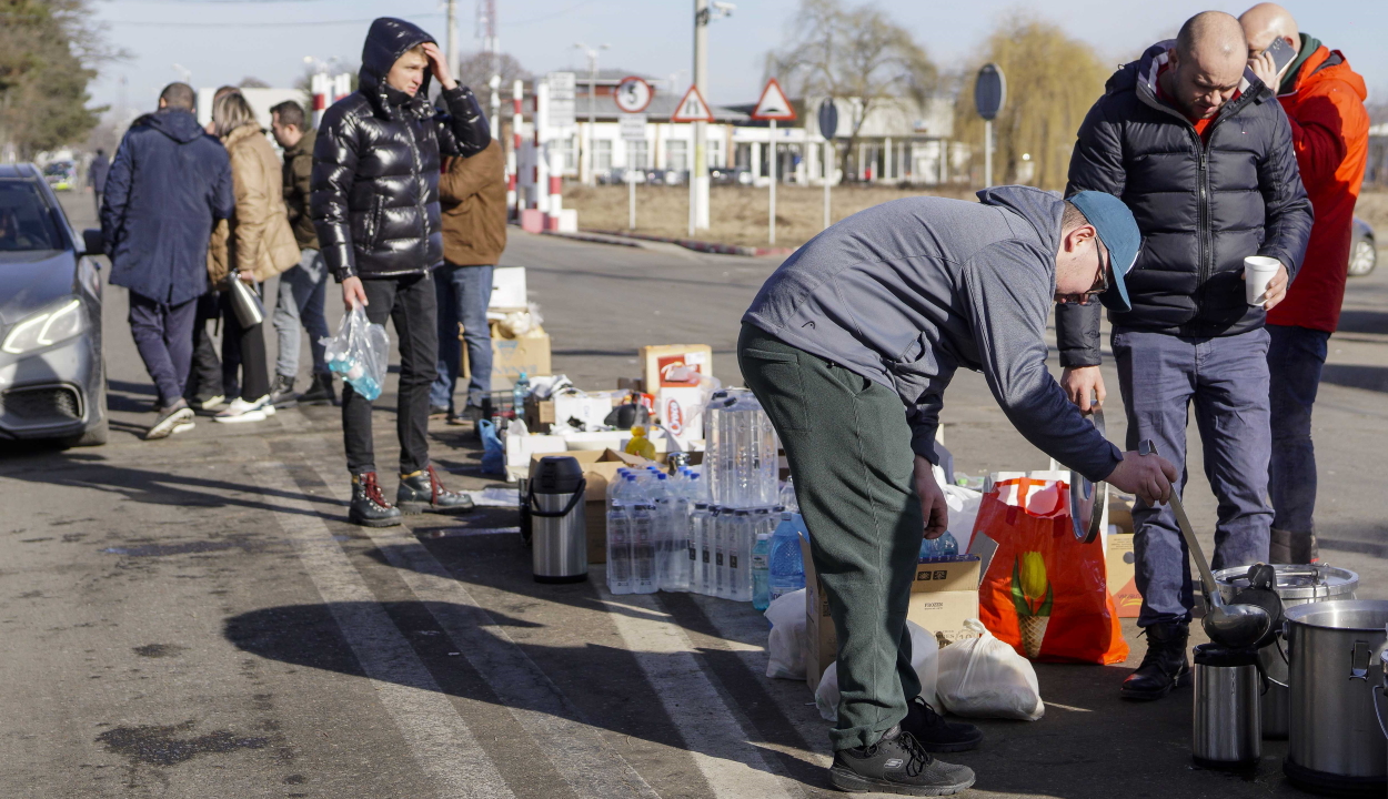 17 ukrán állampolgárságú férfi jött a Tiszán átkelve az országba, védelmet kértek a román államtól