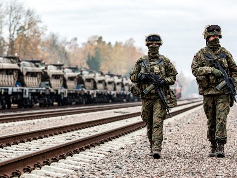 Felgyorsult a francia NATO-katonák Romániába telepítése