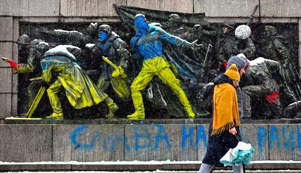 Közép- és Kelet-Európában sok helyütt megrongálják a szovjet háborús emlékműveket