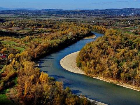 Újabb öt ukrán férfi érkezett a Tiszán át Romániába