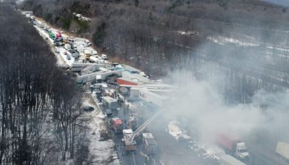 Több tucat autó ütközött egymásba egy amerikai autópályán, többen meghaltak