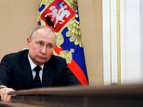 Putyin: az orosz gazdaság állja a szankciókat