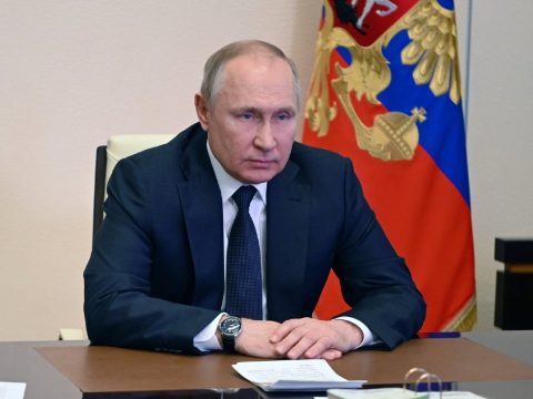 Putyin: Kijevnek teljesítenie kell Moszkva összes követelését a támadás leállításához