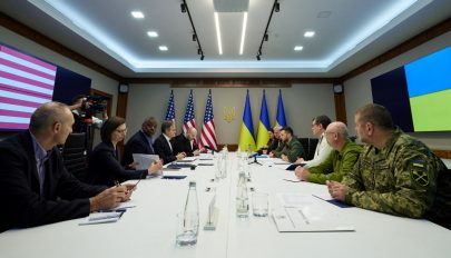 Ukrajnába utazott az amerikai külügyminiszter és védelmi miniszter