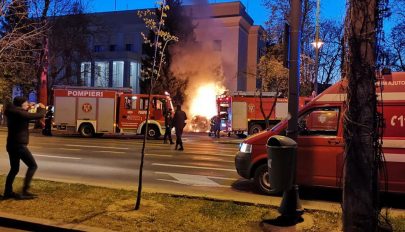 FRISSÍTVE: Egy autó ütközött a bukaresti orosz nagykövetség kerítésének