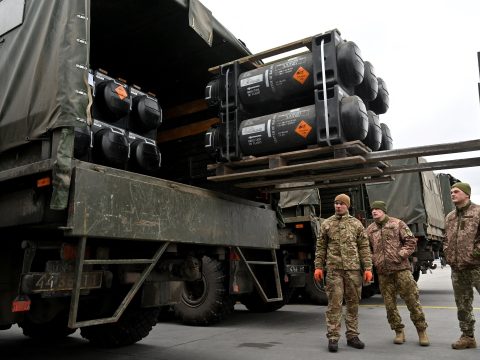 Az EU másfélmilliárd euróra emelte az Ukrajnának nyújtott katonai célú támogatását