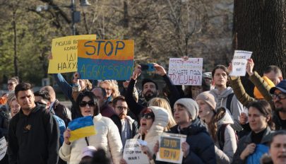Mintegy százan tüntettek Bukarestben az ukrajnai háború ellen