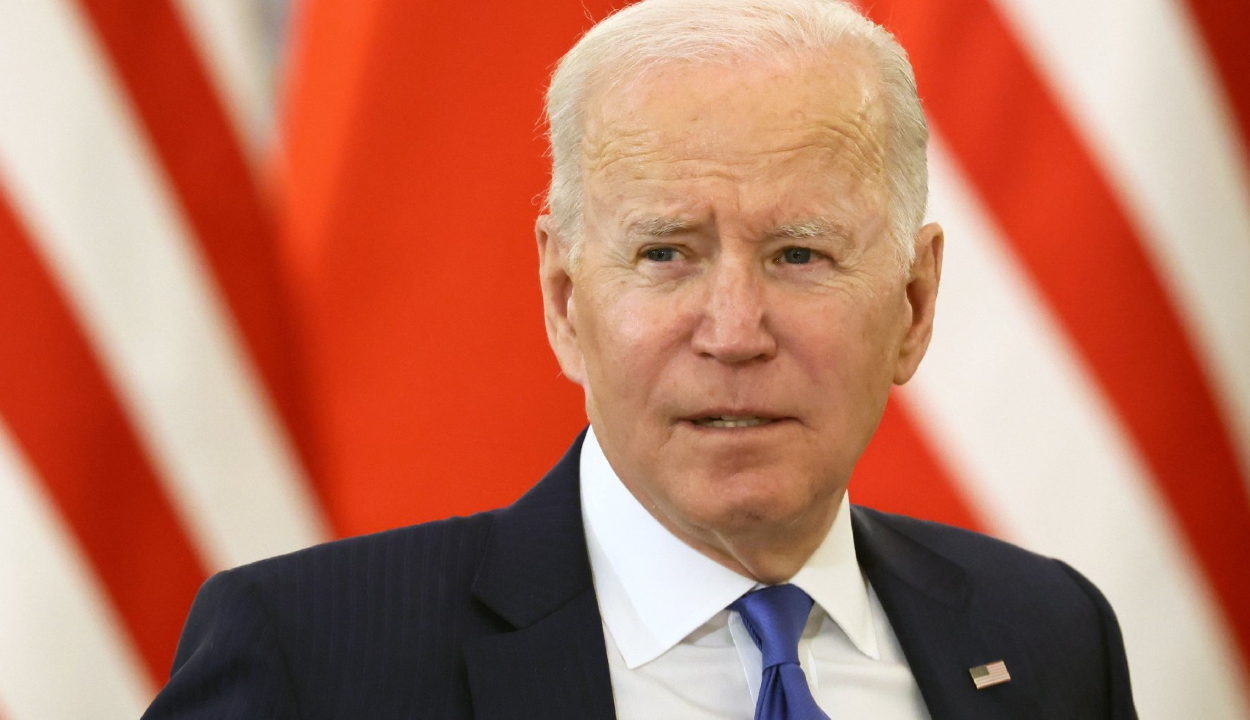 Biden szerint Putyinnak háborús bűnök miatt bíróság elé kell állnia