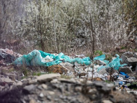 120 tonna szemetet gyűjtöttek össze a székelyföldi településeken az elmúlt két hétben