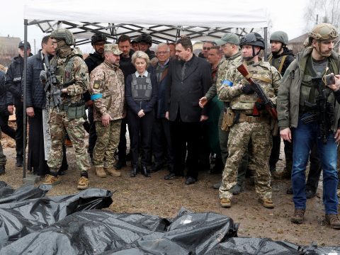 Ursula von der Leyen: meg fognak bűnhődni a bucsai vérengzés elkövetői