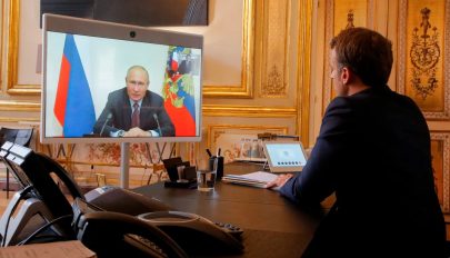 Macron: a bucsai mészárlás napvilágra kerülése óta megrekedt a párbeszéd Putyinnal