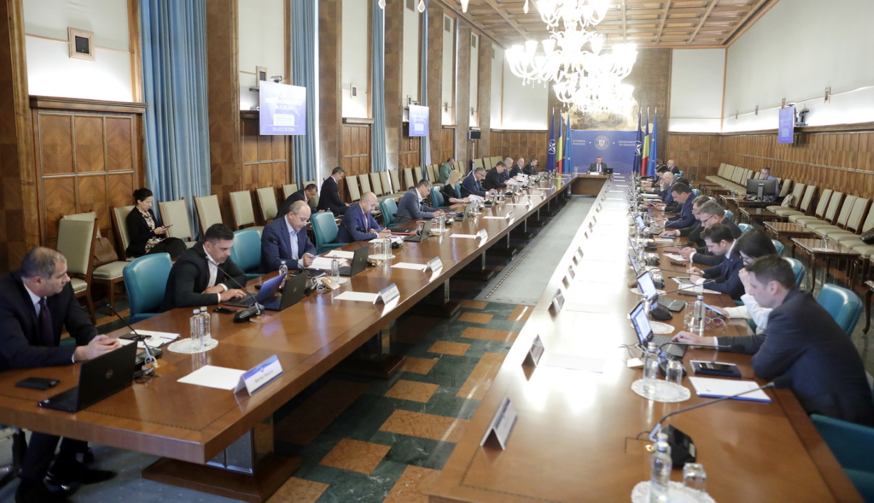 Ciucă a javakra és szolgáltatásokra fordított kiadások 10%-kal való csökkentését kérte a miniszterektől