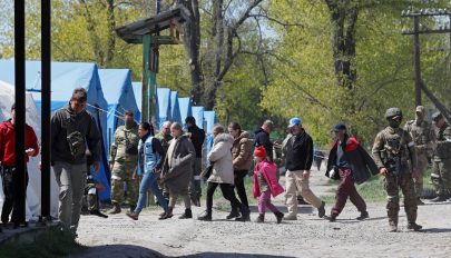 Ukrán ellenőrzésű területre evakuáltak mintegy száz mariupoli civilt