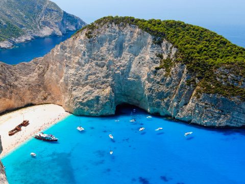 Körülbelül 1,4 millió romániai turistát várnak idén Görögországba