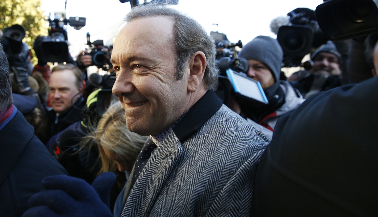 Ismét szexuális erőszakkal vádolják Kevin Spacey-t