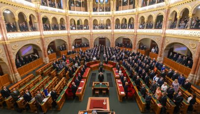 Újra megválasztotta miniszterelnöknek Orbán Viktort a magyar parlament