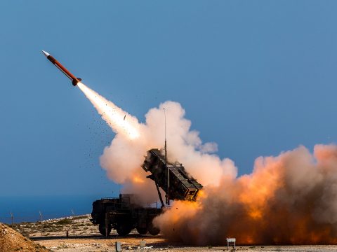 Romániában gyárt majd SkyCeptor elfogó rakétákat az amerikai Raytheon