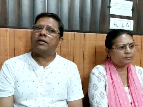 Beperelte egy indiai pár a fiát: pénzt vagy unokát kérnek