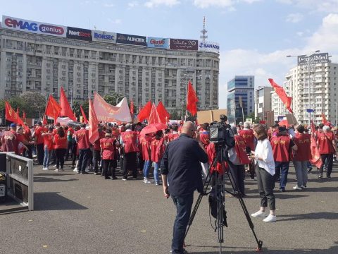 Tüntetést tart Bukarestben a postai szakszervezet