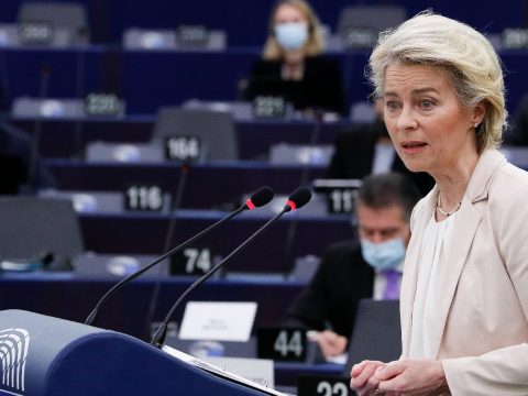 Von der Leyen: az Európai Bizottság az orosz kőolajimport fokozatos betiltását javasolja