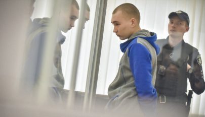 Életfogytiglanra ítélte az ukrán bíróság a háborús bűnnel vádolt orosz katonát