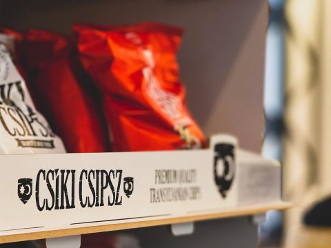 A fogyasztóvédelem leállíttatta a Csíki Csipsz forgalmazását a Székelyföld felirat miatt