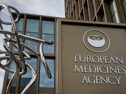Az Európai Gyógyszerügynökség listát tett közzé a koronavírus ellen engedélyezett készítményekről