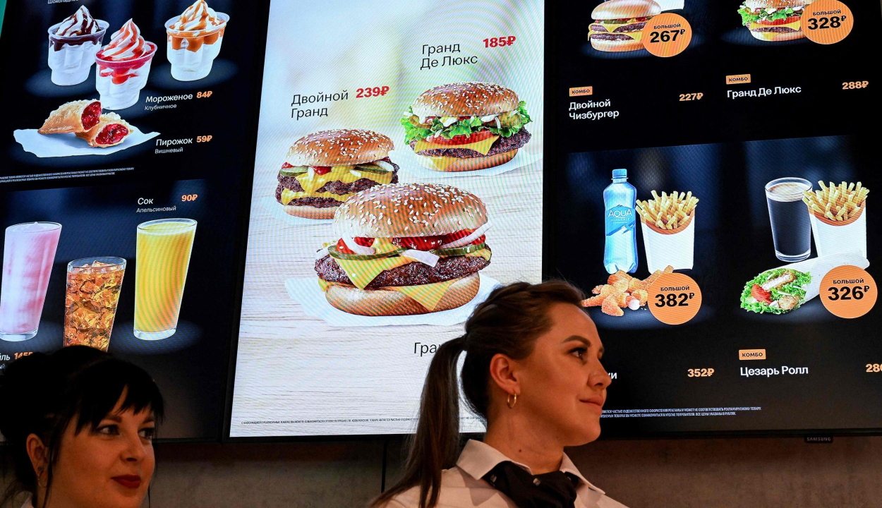Finom – és pont: orosz hamburgerlánc nyílik a McDonald’s helyett