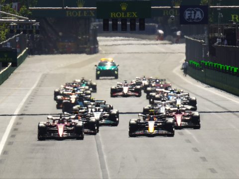 Forma-1: Verstappen győzött, mindkét Ferrari kiesett Bakuban