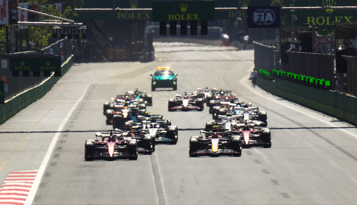 Forma-1: Verstappen győzött, mindkét Ferrari kiesett Bakuban