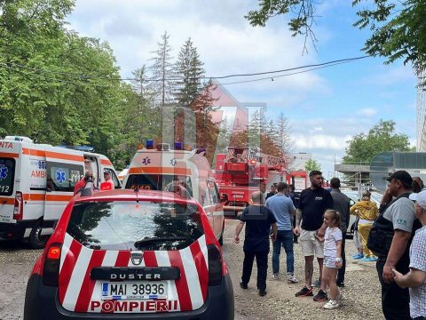 FRISSÍTVE: Füst miatt riasztották a tűzoltókat a iaşi-i gyermekkórházhoz