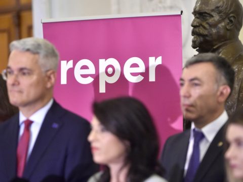 Bemutatták a Dacian Cioloş által alapított REPER nevű pártot