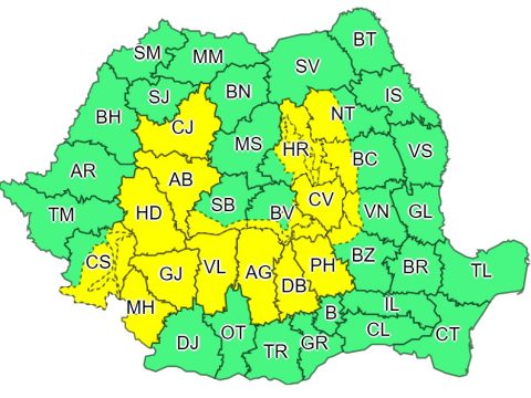 Záporok, zivatarok várhatók estig az ország 18 megyéjében