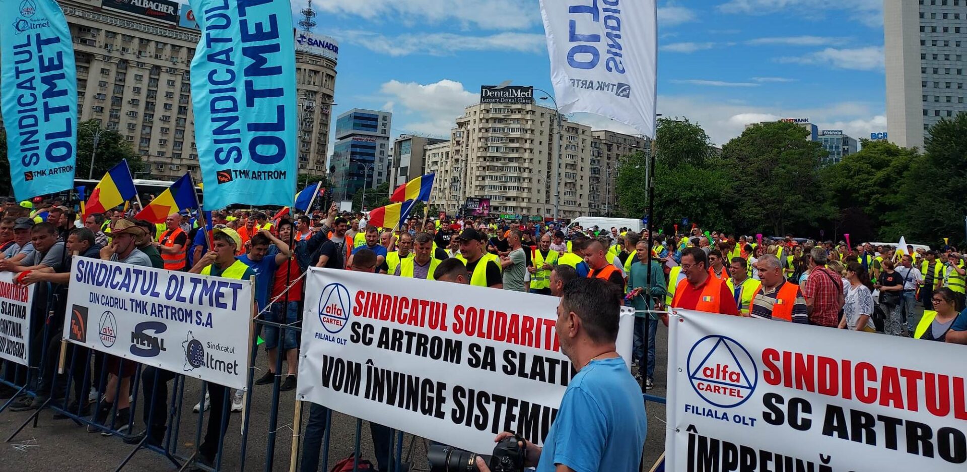 Egy uniós szankciók által ellehetetlenített orosz cég alkalmazottai tüntettek Bukarestben