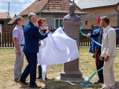 Potsa Józsefnek állítottak emléket