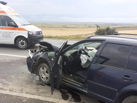 Három személy sérült meg egy balesetben Maksa és Dálnok között