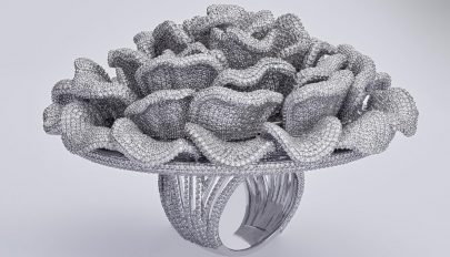 Közel huszonötezer gyémánt díszíti a világrekorder gyűrűt