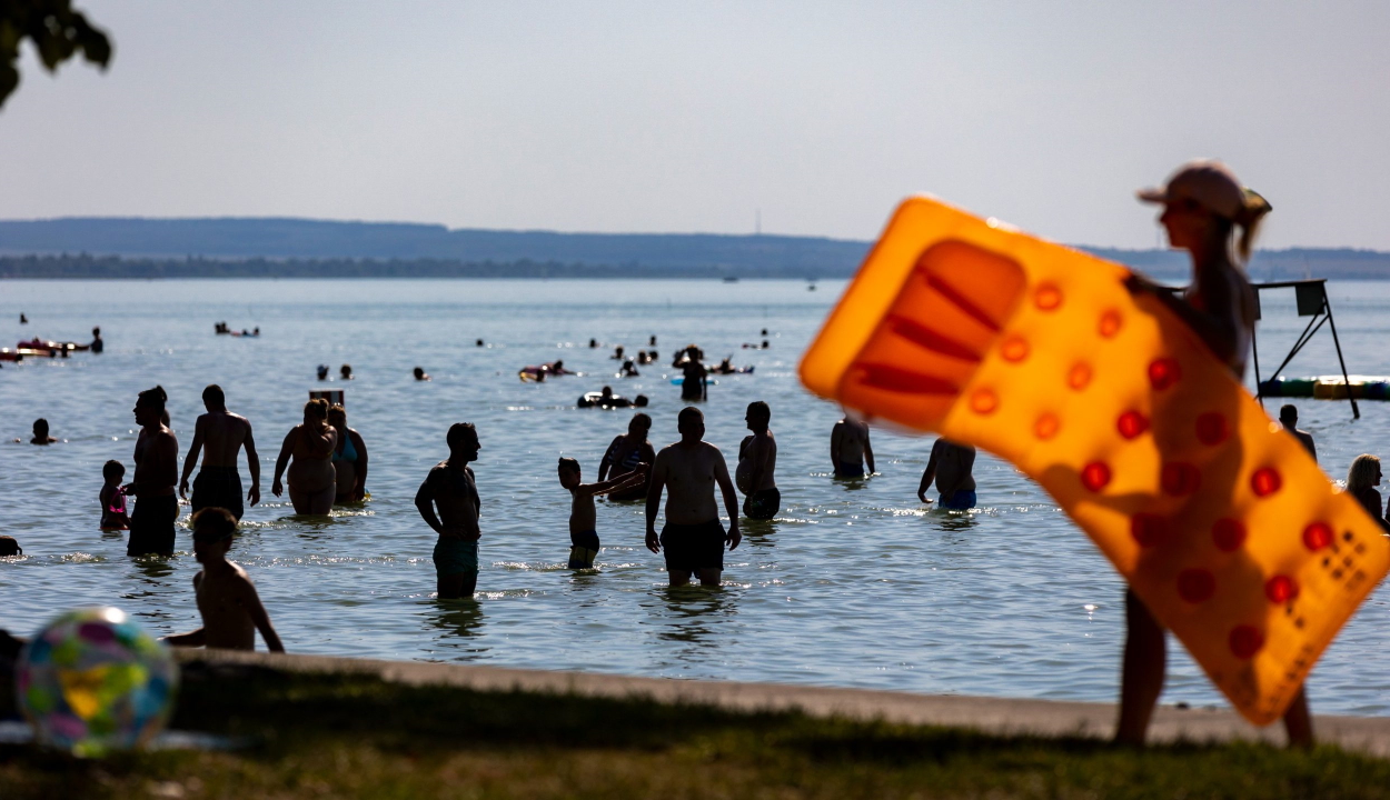 Kánikulai hőség lesz a következő időszakban is, de naponta előfordulhatnak záporok