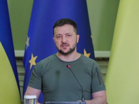 Zelenszkij menesztette az ukrán főügyészt és a biztonsági szolgálat vezetőjét