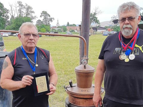 Vadgyümölcs-esszenciák mestere