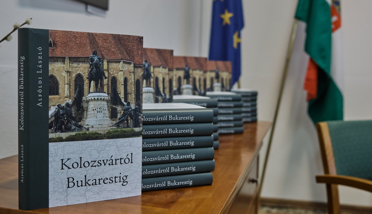 Csaknem harminc év román-magyar kapcsolatait felidéző könyvet mutattak be Kolozsváron