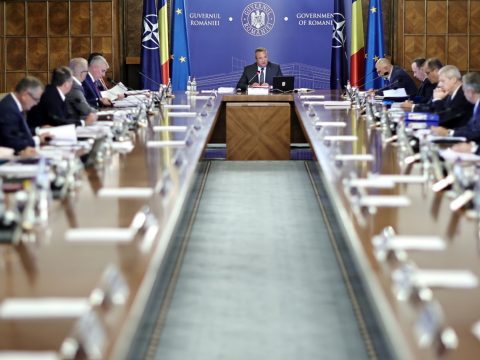 Ciucă felkérte minisztereit, hogy kezeljék prioritásként a PNRR-t