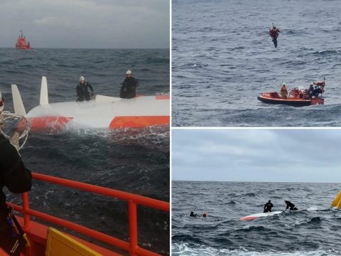 16 órát töltött a vitorlása alá húzódva egy francia hajótörött