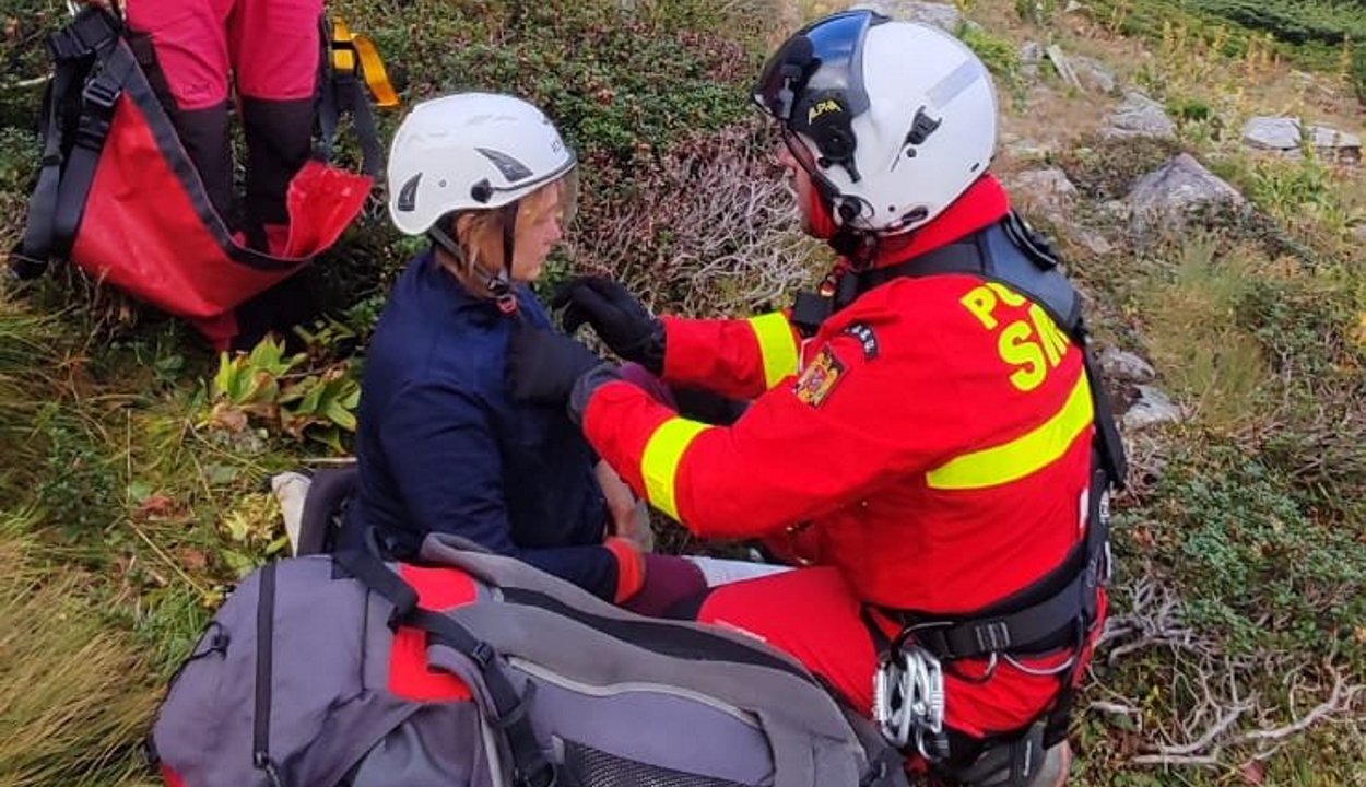 Helikopterrel mentettek ki egy balesetet szenvedett magyar turistát a Páring hegységből