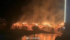 Tűz emésztett el egy 900 éves kínai fahidat