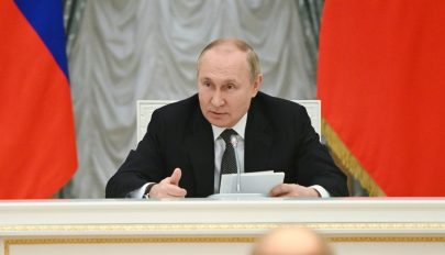 Putyin: a Nyugat ágyútölteléknek használja Ukrajnát