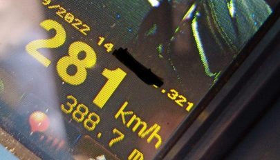 281 km/órával mértek be a rendőrök egy cseh sofőrt Arad megyében