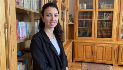 Elfogadta a minisztérium az új romántankönyvet