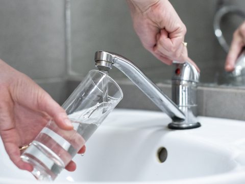 Kárpótolják a kovásznai fogyasztókat a vízkimaradásért